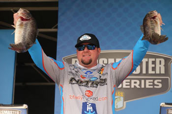 South Carolina's Jason Williamson leads Day 1 of the Bass Pro Shops Bassmaster Elite At Winyah Bay with 15 pounds, 11 ounces.                                                                                                                                                         Photo by  Seigo Saito/B.A.S.S.