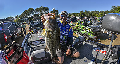 Choose a round-bend hook for your Texas rigs, said Bassmaster Elite Series angler Brandon Lester. Unlike extra-wide gap hooks, the point is beyond the eye. That makes hooking bass easier.