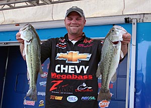 Luke Clausen Leads at Beaver Lake