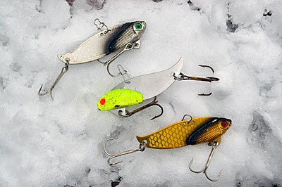 Not all blade baits are the same. Guide and former Bassmaster Elite Series angler Travis Manson suggests experimenting with different brands until you find the one that snags bottom and tangles your line the least. Photo by Pete M. Anderson