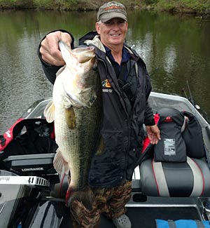 The best time to catch Shearon Harris’ biggest bass is spring through early summer, said Bill Manning, who has been fishing and guiding on the lake near Raleigh, North Carolina, since the early 1990s. That’s when they are around shallow cover. Photo courtesy of Bill Manning