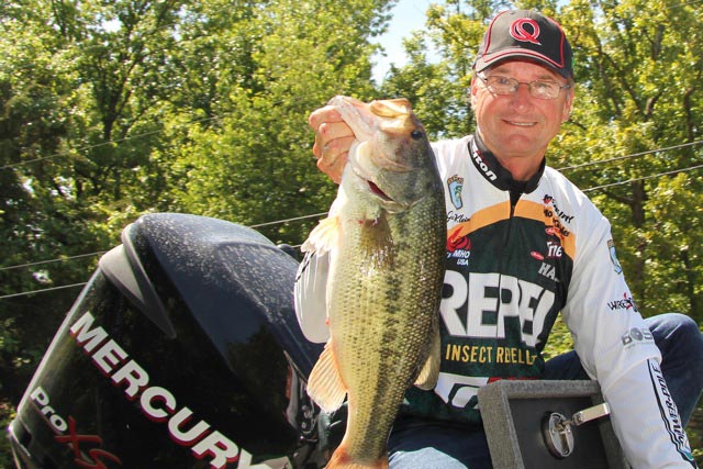 Gary Klein with a 5 pound 6 ounce Bull Shoals beast