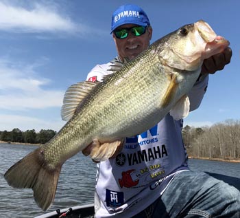 Russ Lane's 7-10 pushed him into the Top 10 of Elimination Round 2 on Falls Lake today. Weights are zeroed for all 40 anglers who advance to the Knockout Round on the same lake tomorrow.