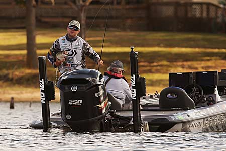 Bassmaster Elite Series angler Patrick Walters seeks balance when he’s establishing a productive pattern. While his understanding of bass habits can help predict where and how he should fish, he also keeps an open mind, pursuing opportunities as they present themselves. Photo courtesy of B.A.S.S. / Seigo Saito