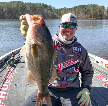 MLF pro Randall Tharp was one of 20 anglers to advance out of Group A's Elimination Round today at North Carolina's   Falls Lake. He will fish in Saturday's Knockout Round