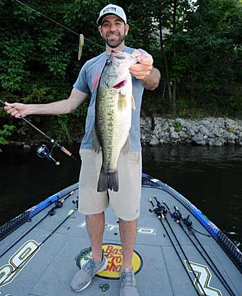 A wacky-rigged stick worm is one of Casey Scanlon’s favorite lures for catching bass hanging around bluegill beds. 