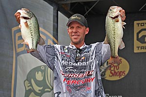 Aaron Martens took the lead on Day 1 of the Douglas Lake Challenge in Dandridge, Tenn.