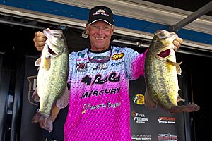 Kevin Short of Mayflower, Ark., is the pro in the lead on Day 1 of the Bassmaster Central Open on Fort Gibson.