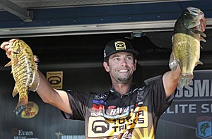 Mike Iaconelli of New Jersey is the Day 1 leader at the Ramada Championship on Oneida Lake.