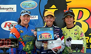 Pro division winner Kim Bain-Moore with trophy (LBAA co founders Secret York on the left and Cheryl Bowden on the right)