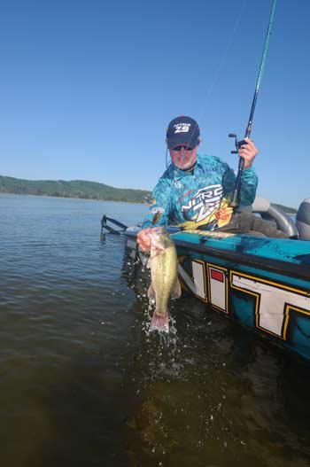 Retrieving a square-bill crankbait at high speeds has won Rick Clunn a lot of money throughout his illustrious career. 