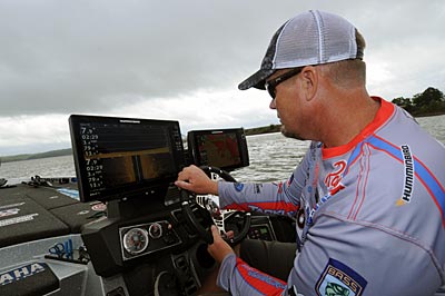 Texas pro Keith Combs relies on side imaging to find bass and their hideouts while idling in shallow water.