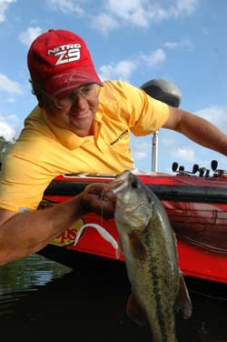 Making adjustments to his strengths helps Matt Reed become more versatile to catch bass in tough conditions.