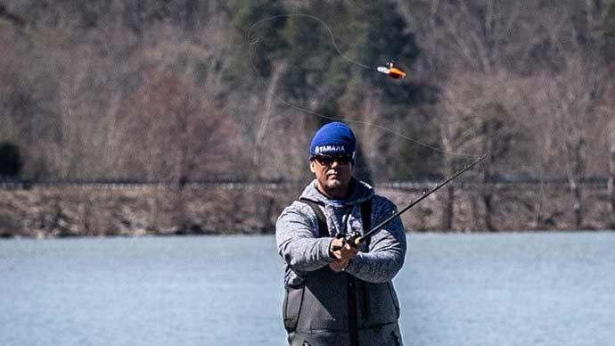 Flat-sided crankbait fishing in cold weather